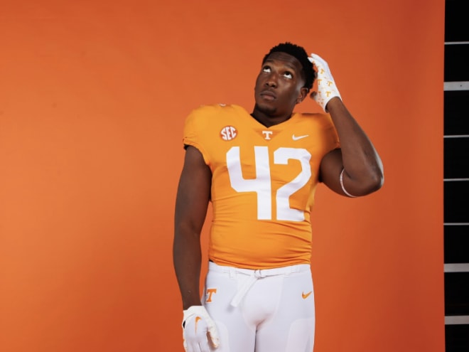 Why 2025 4-Star DL Isaiah Campbell returned for another Tennessee visit