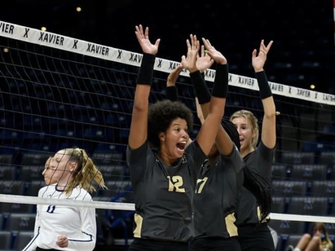 Purdue Volleyball Closes Regular Season with Pacific NW Wins