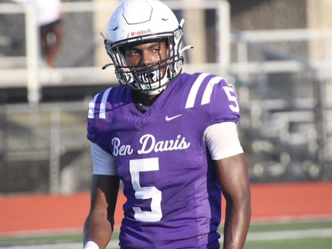 Kansas hopes to continue Indiana pipeline with Robert Reddick