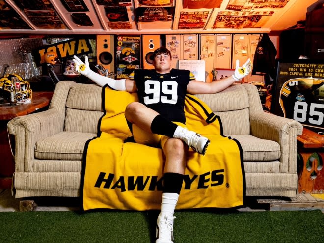 Three-Star DT Brad Fitzgibbon Signs with Iowa