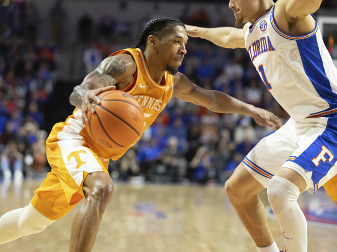 No. 1 Tennessee basketball toppled by No. 8 Florida in road romp