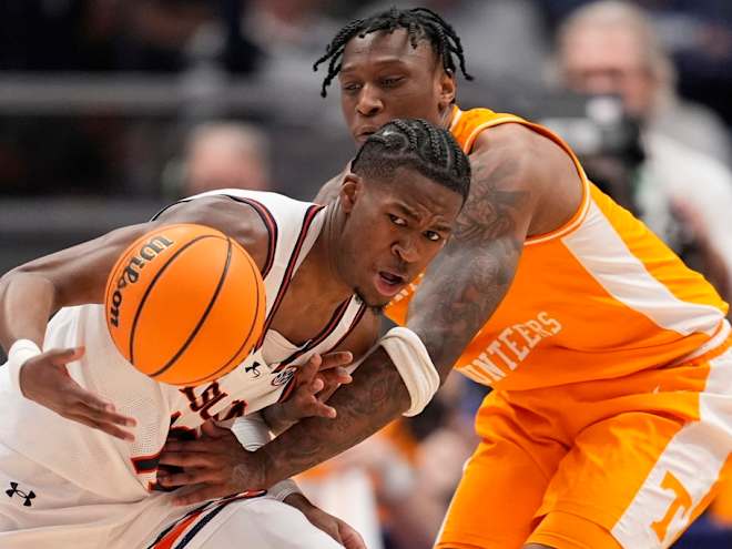 Darlinstone Dubar helps make difference in Tennessee's win over Auburn