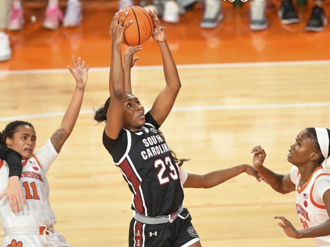 South Carolina WBB beats Clemson 77-45, wins 43rd straight game