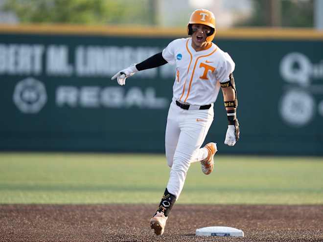 Vols punch ticket to Supers, beat Wake Forest behind fourth inning surge