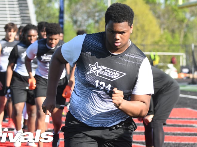 Four-star DT schedules a Notre Dame official visit