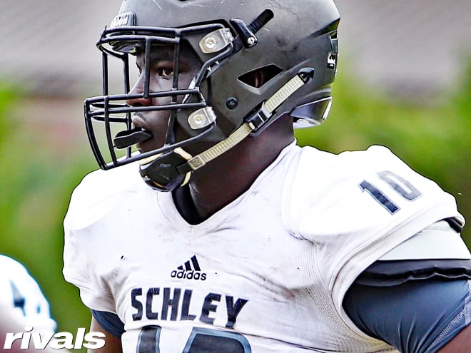 Four-star DE Walker knows a tough decision is coming