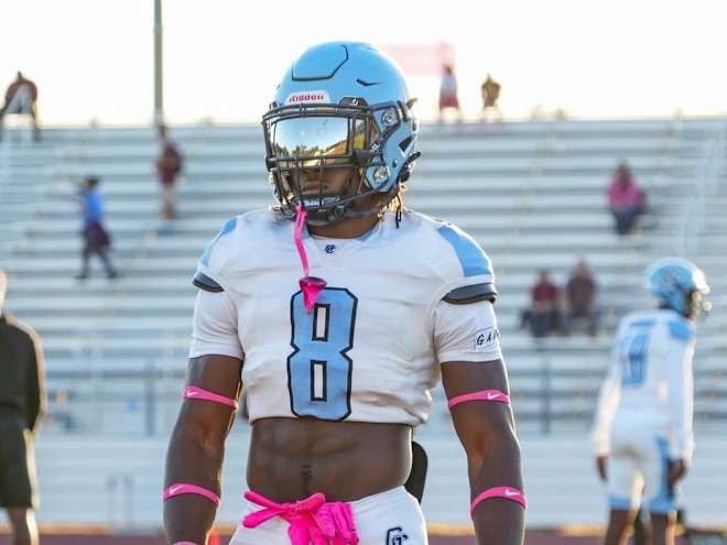 2026 four-star linebacker commits to Arkansas
