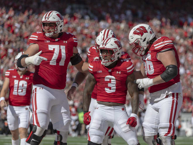 Wisconsin releases depth chart for Week 8 against Northwestern