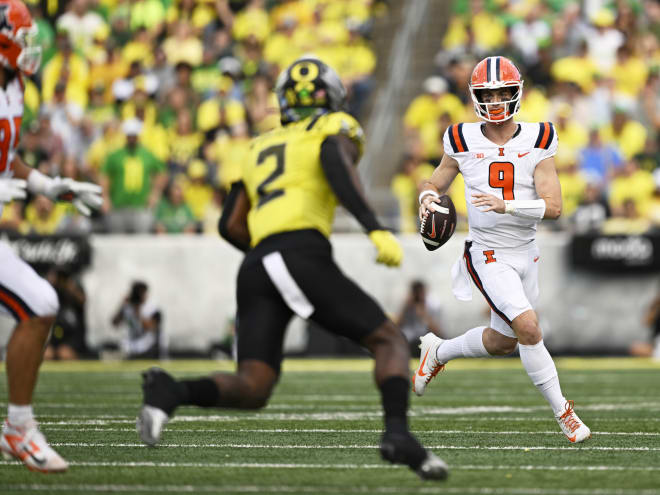 No. 1 Oregon cruises past Illinois, 38-9