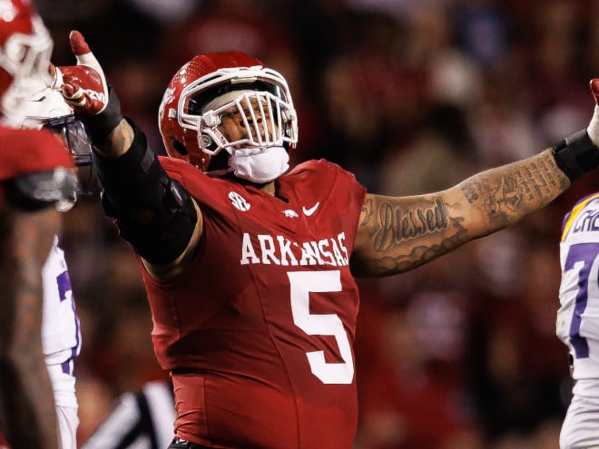 Defensive leaders discuss staying at Arkansas