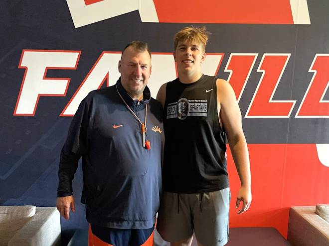 Priority offensive line target Cameron Wagner camps at Illinois