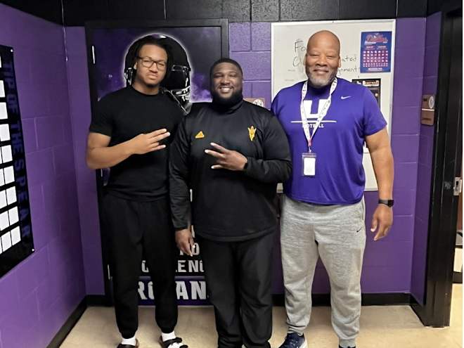 2026 defensive lineman Ro Derrick commits during his ASU official visit