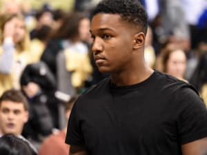 Davis sees future home on visit