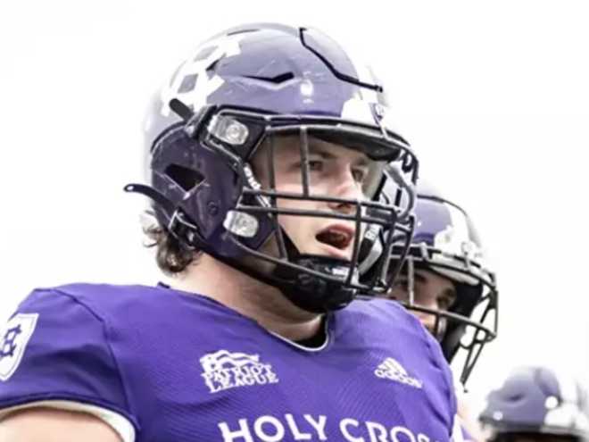Football SnapShot: Offensive Lineman Christo Kelly