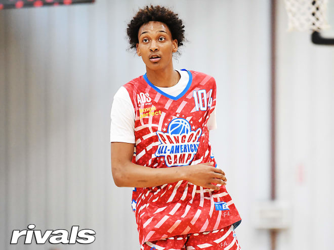 Kentucky pays 2023 7-footer a visit