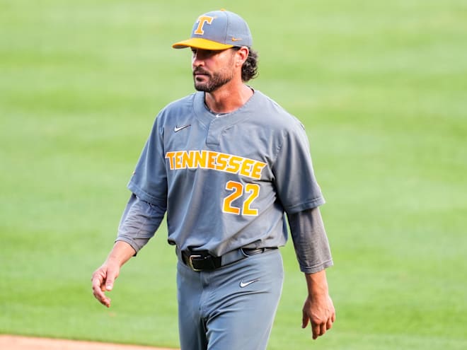 Tony Vitello apologizes to fans after Tennessee baseball's loss to Arkansas