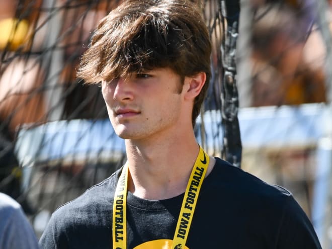 TE Cael Vanderbush commits to Iowa TE Cael Vanderbush commits to Iowa