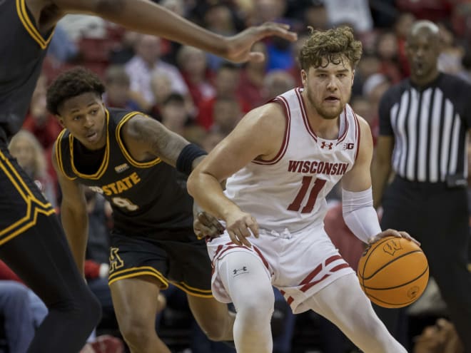 Preview: No.15 Wisconsin Hosts Winless Chicago State