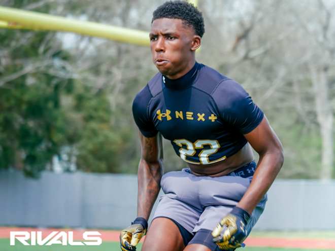 Horns go out-of-state for commitment from CB Hayward Howard
