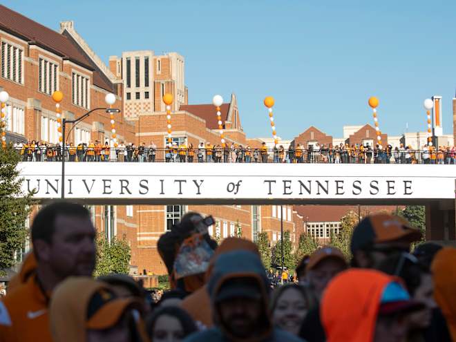 Tennessee football makes top list of schools for 2027 4-star tight end