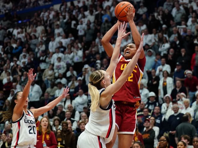 No. 7 USC women add signature win to resume while holding off No. 4 UConn