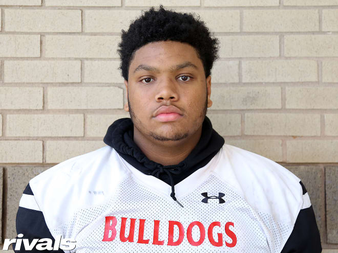 Illinois football lands in top 10 for three-star lineman Cameron Ball