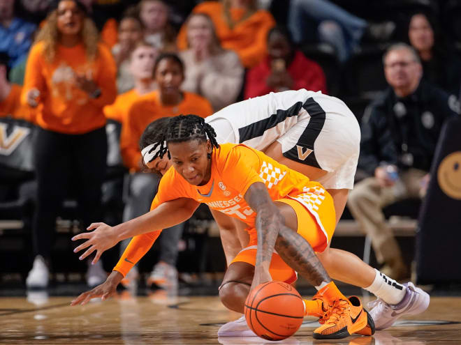 Lady Vols take slight tumble in AP Poll rankings after loss at Vanderbilt