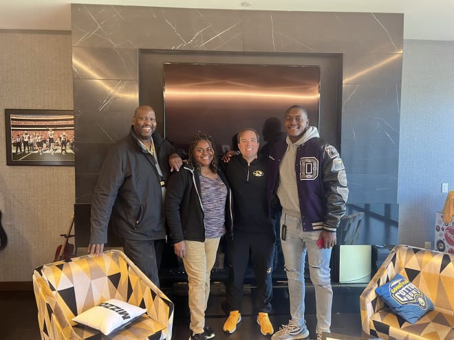 Mizzou lands commitment from talented DL Joshua Lewis