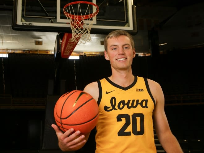 Sandfort Named to Julius Erving SF of the Year Watch List