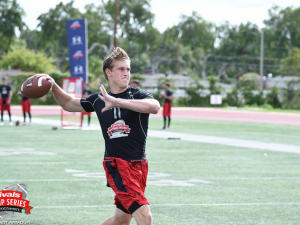 Pac-12 WR recruit shares his top five QBs from Rivals Camp