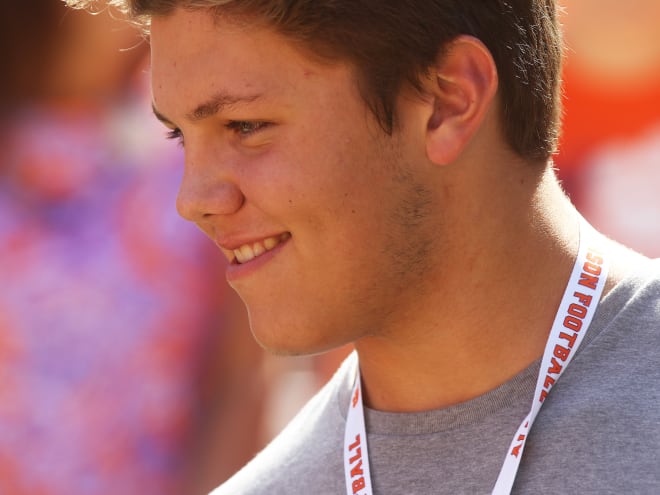 Nation's No. 5 offensive tackle details first Clemson visit