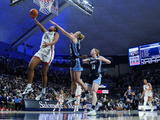 No. 6 UConn Women’s Hoops beat Creighton at CHI Health Center