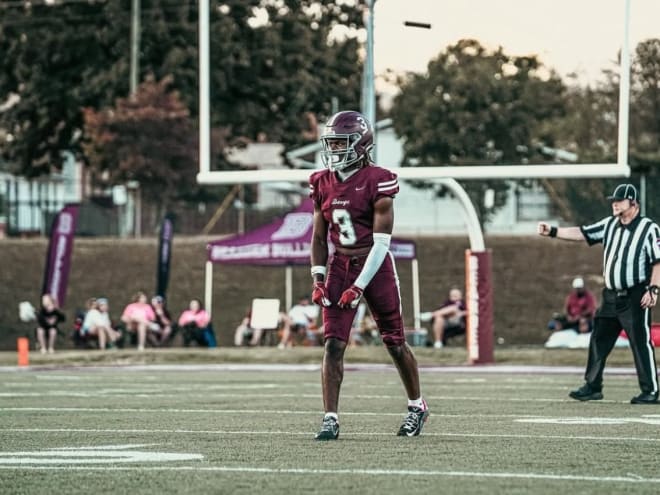 MTSU offers speedy 2026 wideout Deameion Leavell