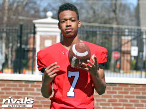 2020 quarterback lands UK offer, visiting this weekend