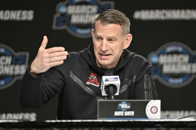 Alabama Crimson Tide head coach Nate Oats answers a question during a press conference for their NCAA Tournament South Region game at KFC YUM! Center. Photo | Jamie Rhodes-USA TODAY Sports