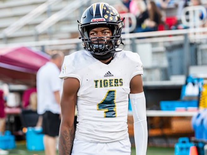 Wisconsin offered 2023 wide receiver Hilton Alexander on Wednesday. 