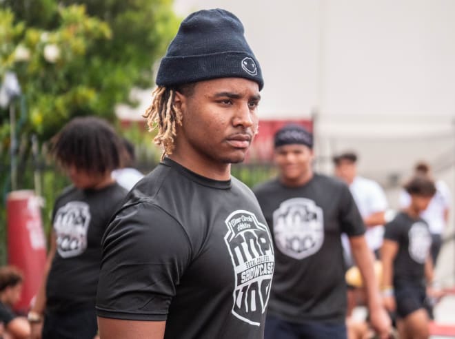 Korey Foreman, the No. 1 overall prospect in the 2021 recruiting class, works out at the Winners Circle Athletics Top 100 showcase on Saturday in Corona.