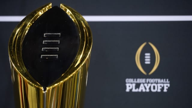 Notre Dame maintained its highest ranking in the four-year history of the College Football Playoff rankings.
