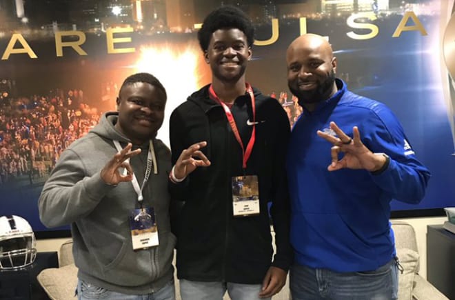 Jefferson (TX) safety Zion Hopes (center) during his Tulsa Junior Day visit on March 7.