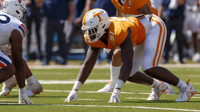 Tennessee Football Dl Jayson Jenkins To Remain With Vols - Volreport 