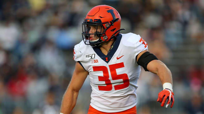 Illinois linebacker Jake Hansen