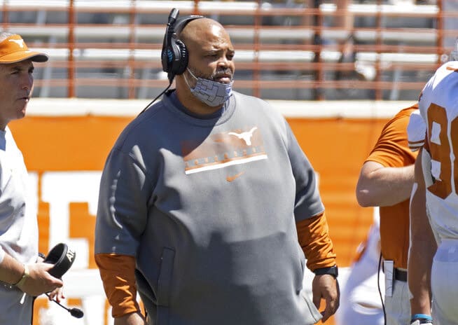 Texas DL coach Bo Davis offered Jonathan Davis last week, and he'll be out in Mississippi on Wednesday to visit the newest UT D-line target. 