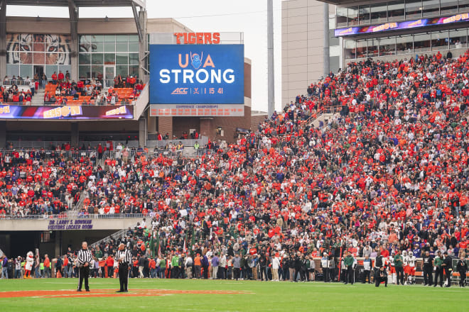 Clemson honored three Virginia football players Saturday prior to kickoff following their tragic deaths in a shooting in Charlottesville (Va.) earlier this week.