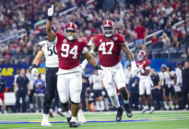 D.J. Dale (94) celebrates during Alabama's victory over Cincinnati in 2021