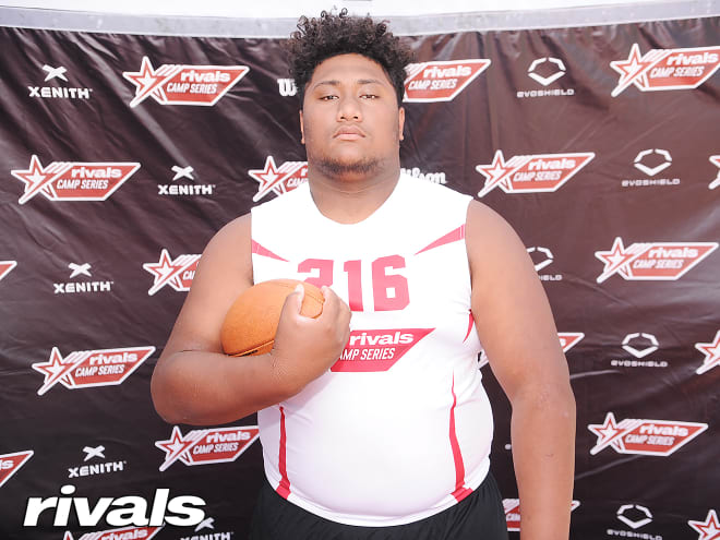 Iapani Laloulu, a 2023 offensive lineman from Hawaii, took home offensive line MVP honors at the Rivals Underclassmen Challenge in Atlanta