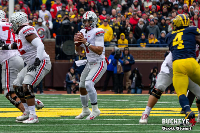 Justin Fields finished just three yards shy of his career high of 305 yards.