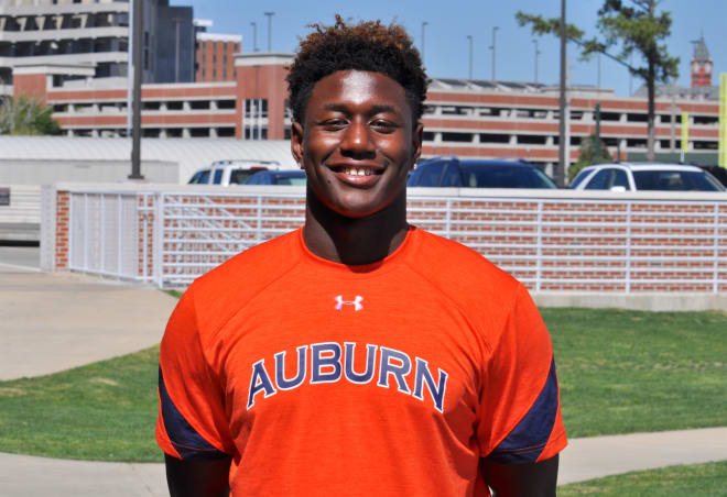 Roswell (Ga.) tight end Tyneil Hopper on Saturday visited Auburn for the second time this spring.