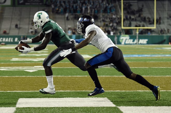 Veal makes a touchdown grab against Tulsa.