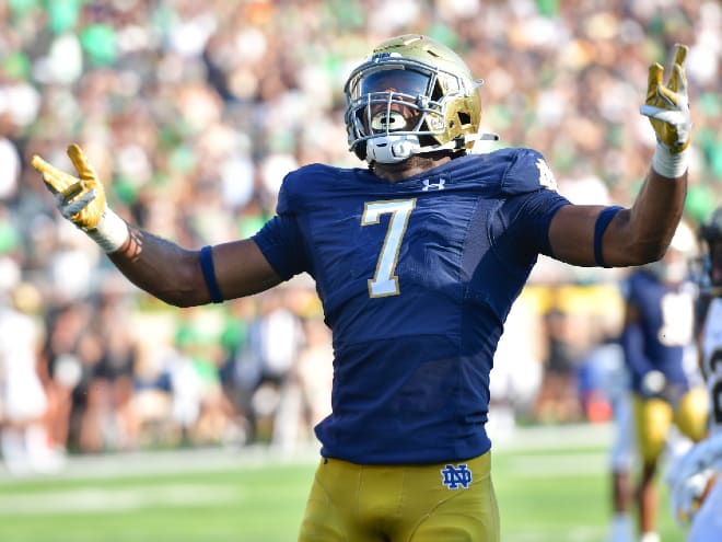 Notre Dame defensive end Isaiah Foskey announced his stay-or-go decision on Saturday.