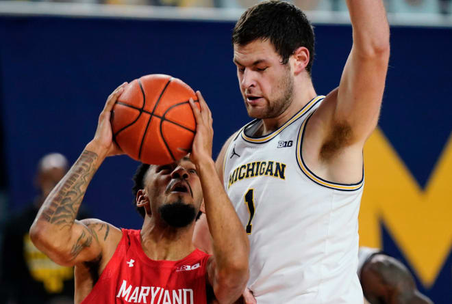 Freshman center Hunter Dickinson scored only three points in a win over Maryland.